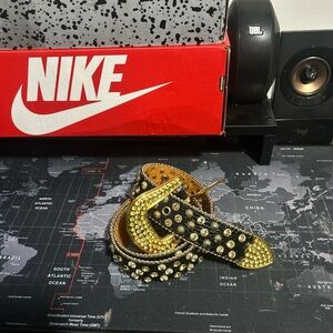 Black and gold bb belt